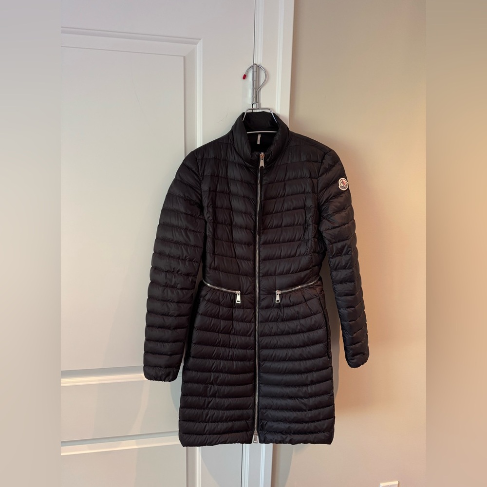 Moncler Agatelon Lightweight Down Quilted Jacket